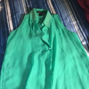 Green collared tank